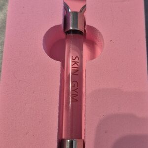 Pink Facial Roller – Cooling Pink Face Tool